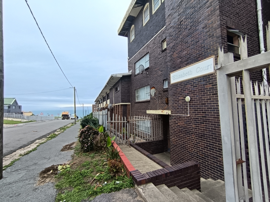 1 Bedroom Property for Sale in Quigney Eastern Cape